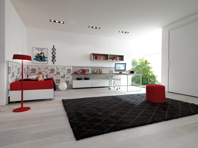 mobilier-chambre-enfant-tapis-rectangulaire-noir-tabouret-rouge-lampe-sol