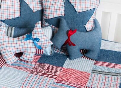 objet-deco-jeans-recycle-coussins-etoiles-chien-couverture