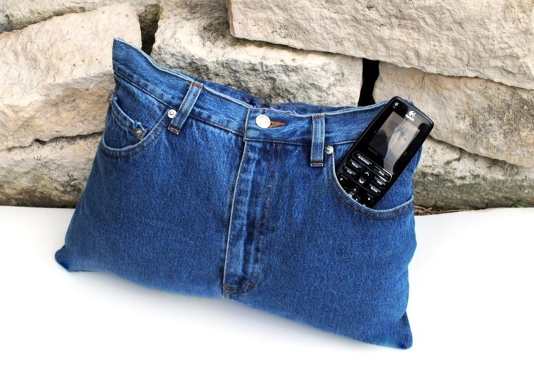 objet-deco-jeans-recycle-coussins-portable