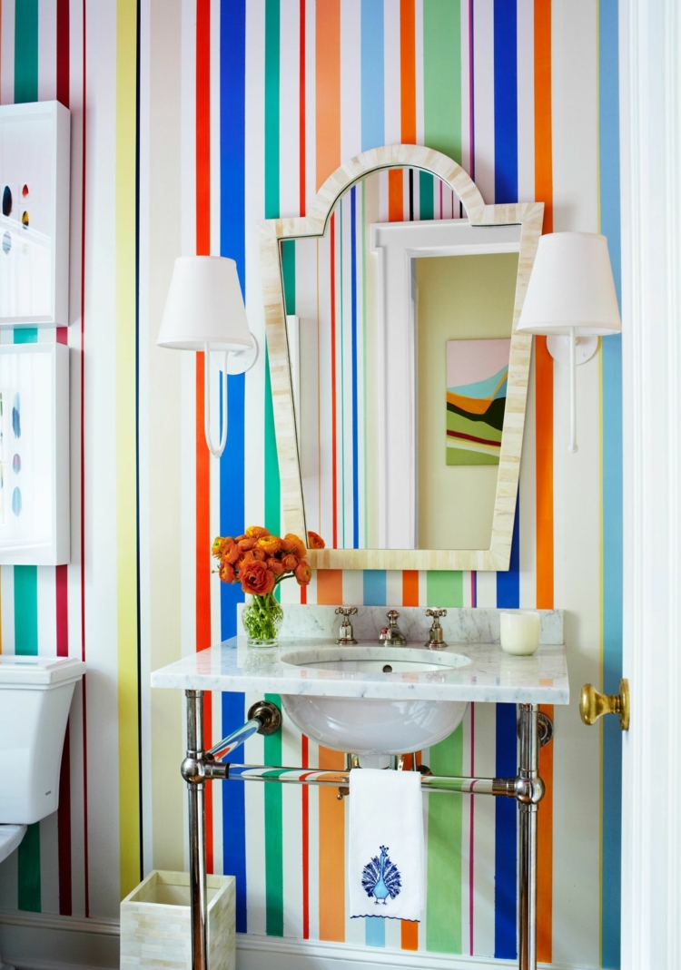 peinture-salle-bain-ludique-rayure-multicolore-vasque-vintage