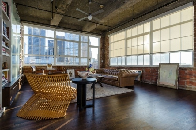 plafond-design-canape-droit-table-ronde-chaise-vitres-revement-sol-tapis