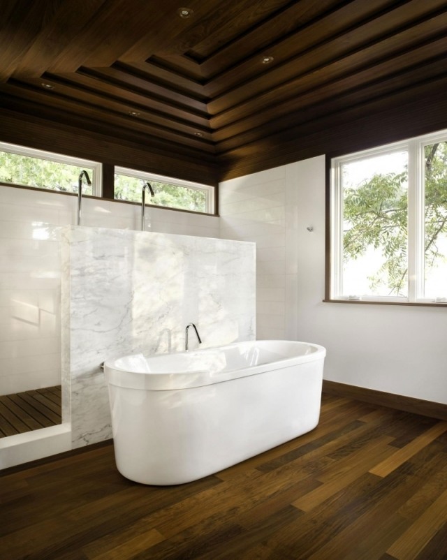 plafond-design-salle-bains-rvement-sol-imitation-bois-marbre