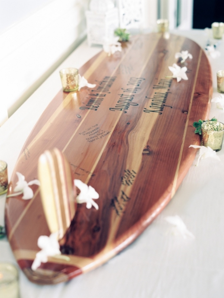 planche-surf-bois-livre-or-mariage-original-romantique