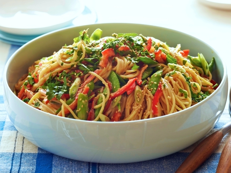 recettes-salades-été-asiatiques-spagetti-légumes-sésame