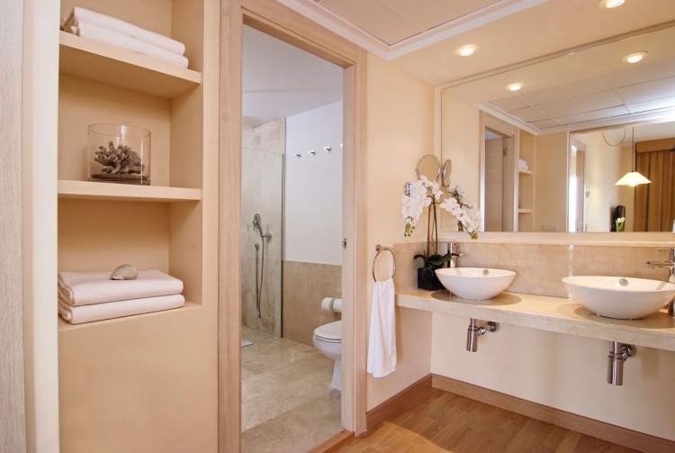 salle-bains-blanche-beige-plan-double-vasque-spots