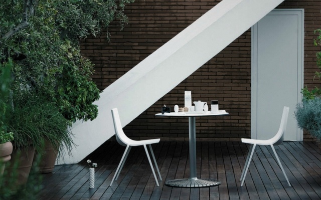 table-exterieur-haute-chaises-terrasse-bois