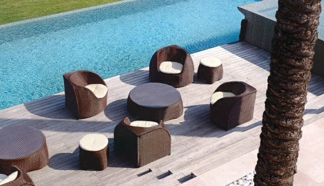 table-exterieur-salon-jardin-terrasse-bois-piscine-rectangulaire