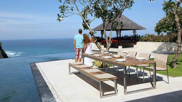 table-exterieur-table-rectangulaire-bois-banc-terrasse