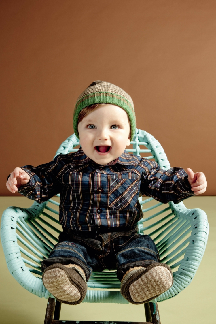 vetements-bebe-garcon-chemise-rayée-jeans-chapeau-tricoté vêtements bébé garçon