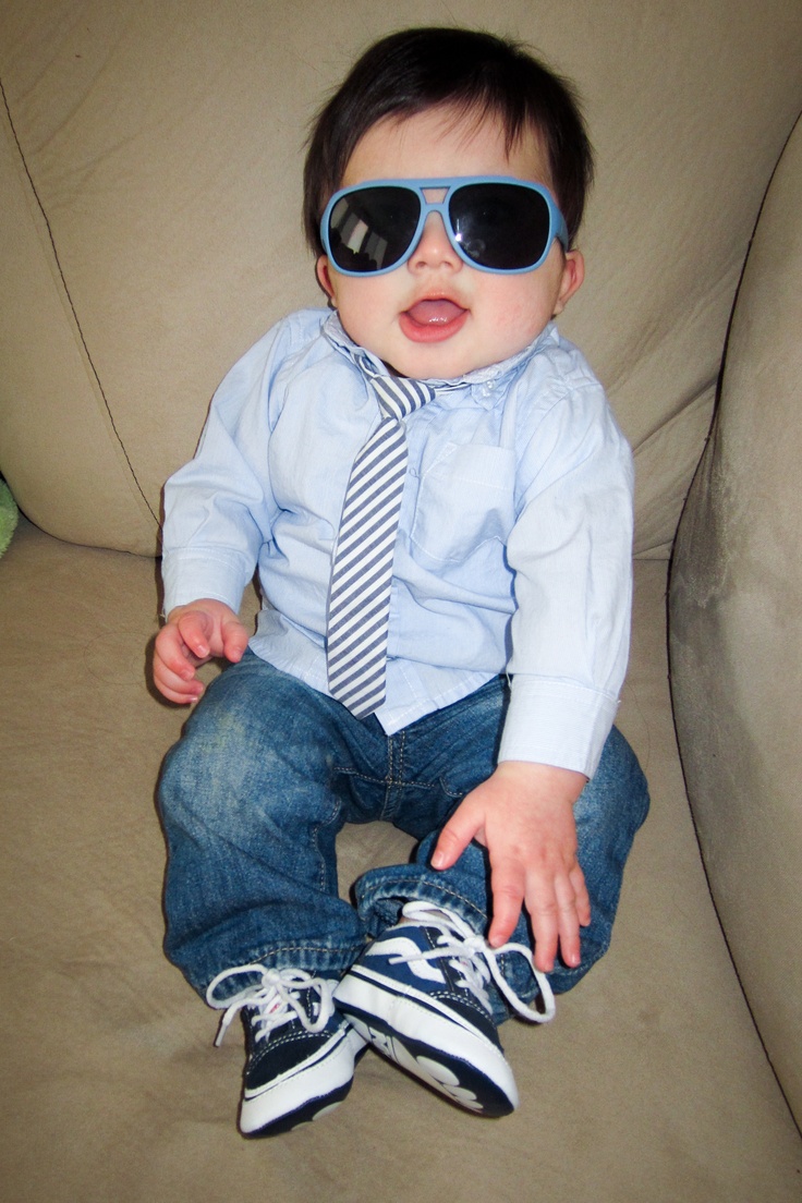 vetements-bebe-garcon-lunettes-jeans-chemise-cravate-sneackers