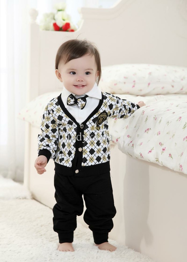 vetements-bebe-garcon-pantalon-noir-chemise-blanche-papillon-chandail