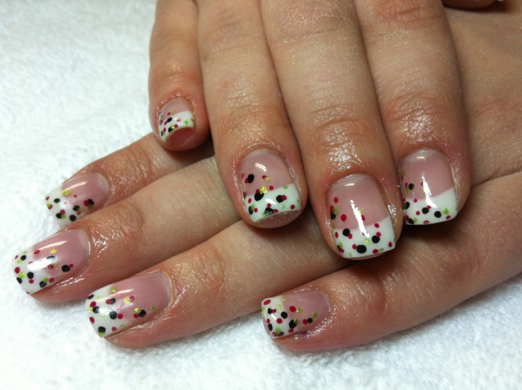 French-manucure-gel-pois-noirs-rouges