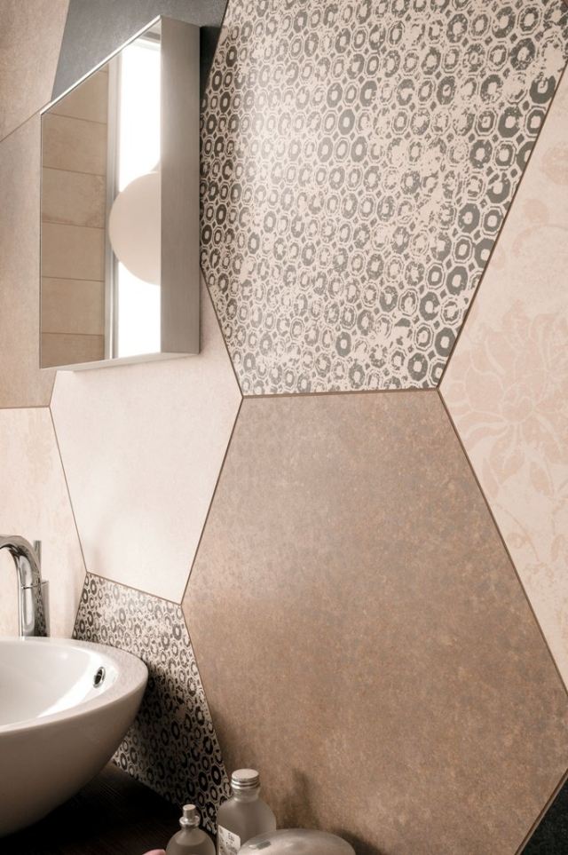 Heritage1-carrelage-salle-de-bains-hexagonal-robinet-miroir