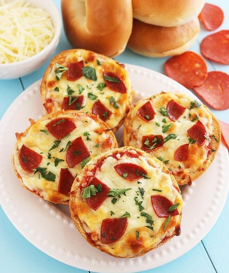 amuse-bouche-facile-fête-enfants-garden-party-mini-pizzas-salami
