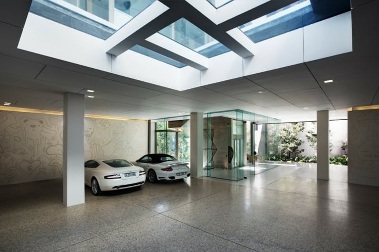 aménagement-extérieur-garage-pratique-plafond-verre