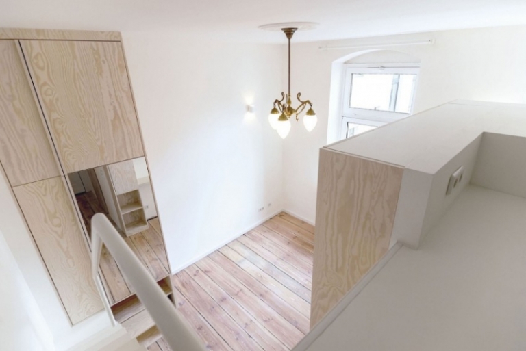 aménager-petit-appartement-corridor-cuisine-meuble-rangement-escalier-suspension