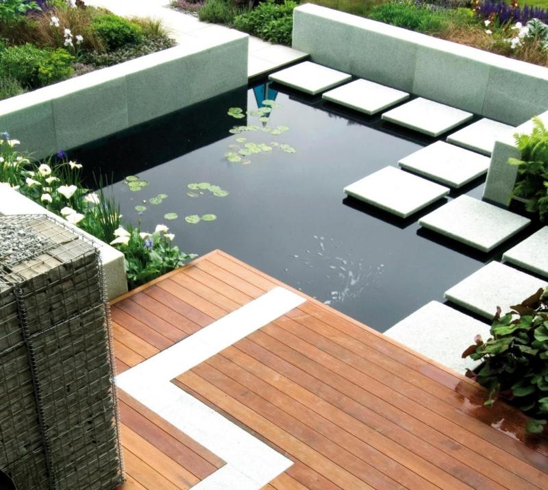 bassin-de-jardin-pas-japonais-terrasse-bois-nenuphars