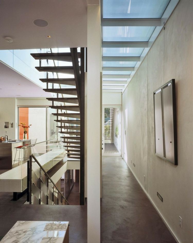 carrelage-gris-sol-grand-format-corridor-escalier-flottant