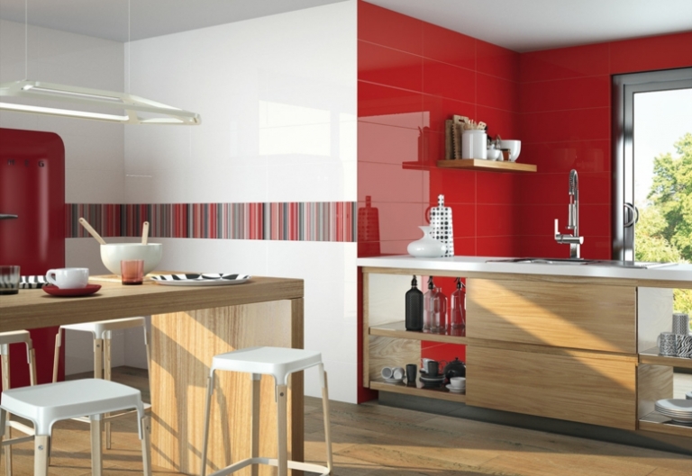carrelage-moderne-rouge-blanc-motifs-rayures-cuisine-bar-bois carrelage moderne