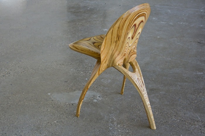 chaise-design-contreplaque--ammar-kalo-pieds-dossier