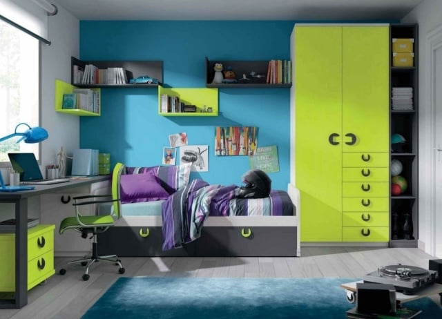 chambre-enfant-armoire-rangement-jaune-bureau-chaise-roulettes-etageres