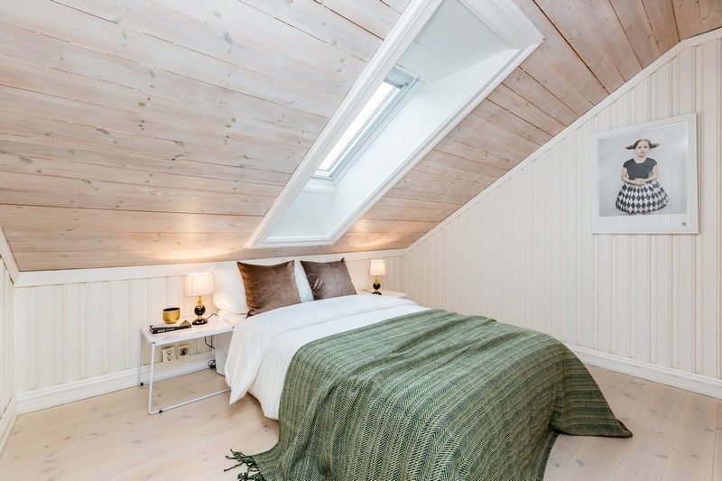 chambre mansardée -habillage-plafond-bois-lambris-mural-blanc