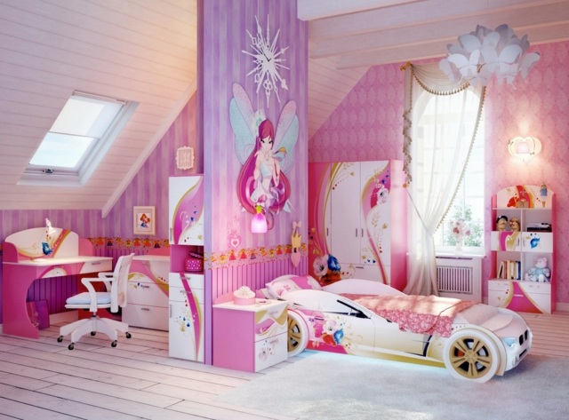 chambre-petite-fille-combles-lit-voiture-décoration-princesses