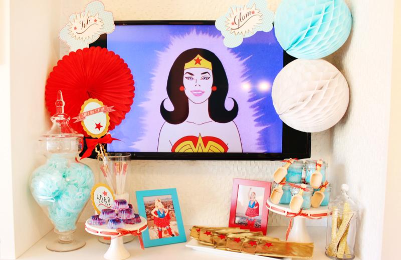 decoration-anniversaire-enfant-Supergirl-pompons-boules-papier-riz-photos-cupcakes