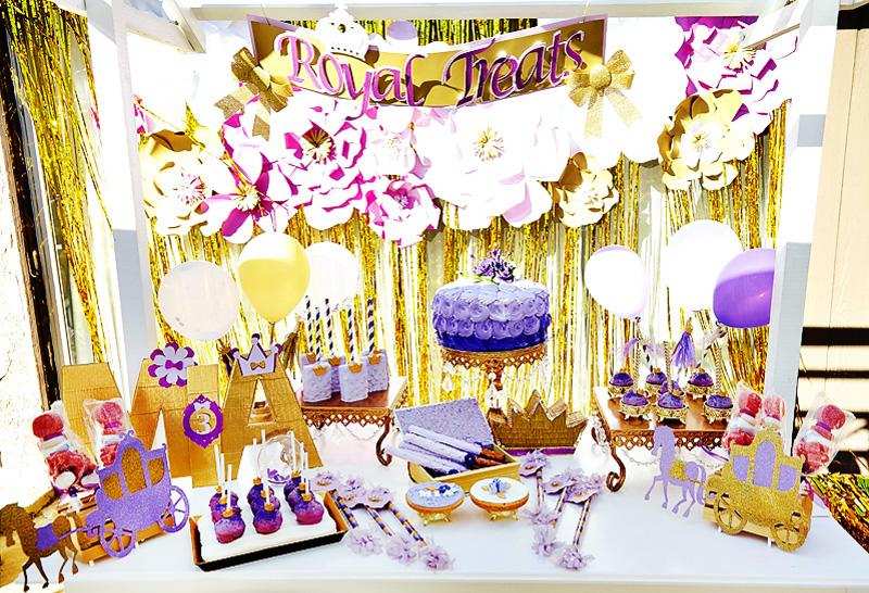 decoration-anniversaire-enfant-princesse-gâteau-roses-cupcakes-lettres-guirlandes-or