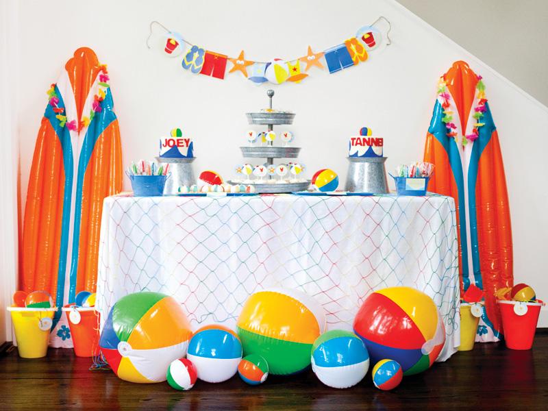 decoration-anniversaire-enfant-été-plage-guirlande-ballons-gonflables-plage