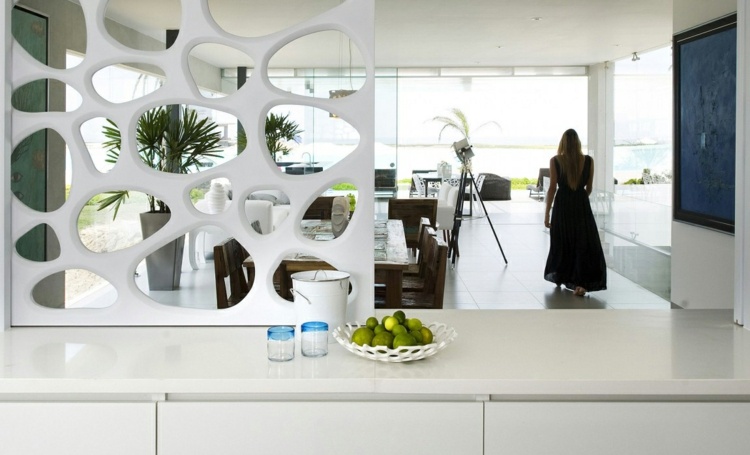 design-intérieur-moderne-maison-Pérou-panneau-bar-décoratif