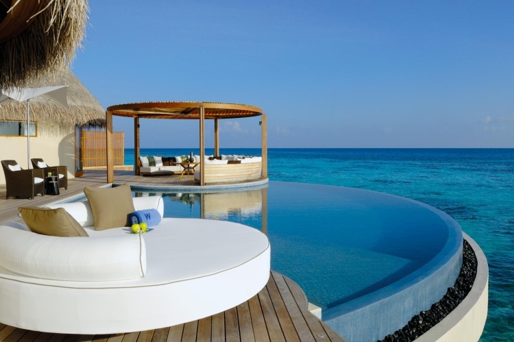 destination vacances amoureux villa-piscine-débordement-Maldives