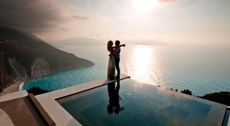destination vacances romantiques piscine-infinie-Crète-Grèce