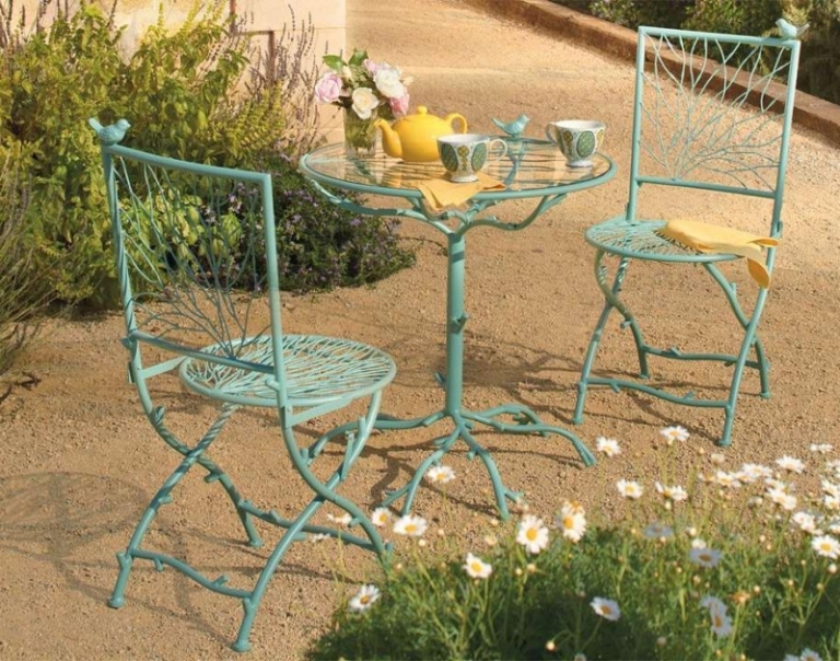 diy-deco-jardin-meubles-turquoise-metal-table-ronde-marguerite