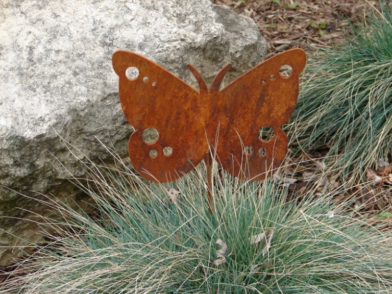 diy-deco-jardin--papillons-corten-graminees-ornementales