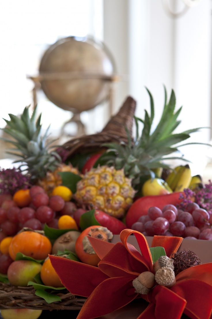 déco-automne-table-festive-composition-fruits-exotiques