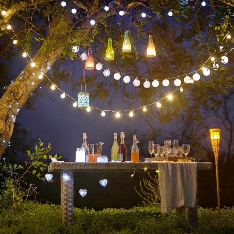 décoration-garden-party-bar-guirlandes-lumineuses
