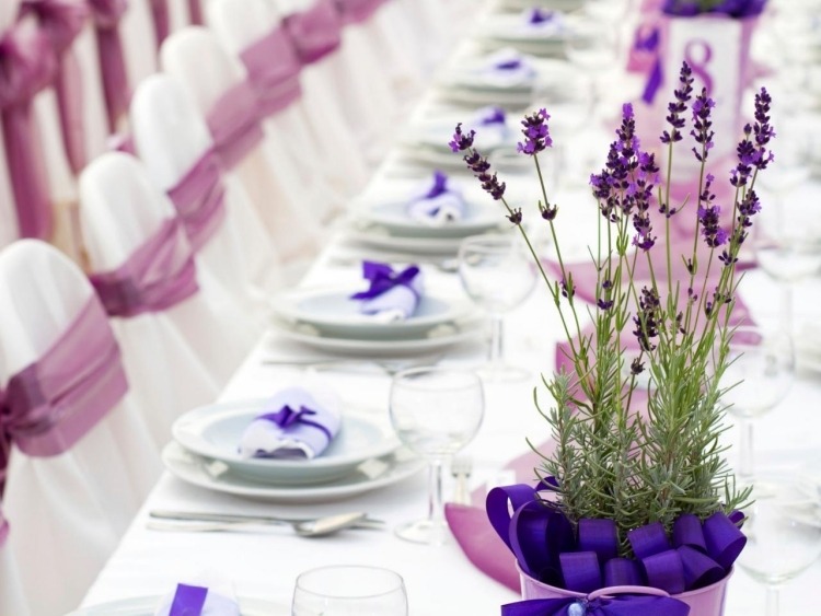 décoration-table-mariage-lavande-officinale-rubans-violets