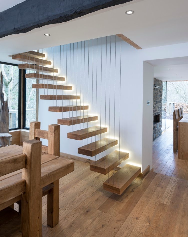 eclairage-escalier-led-indirect-escalier-suspendu-tiges-acier éclairage escalier led