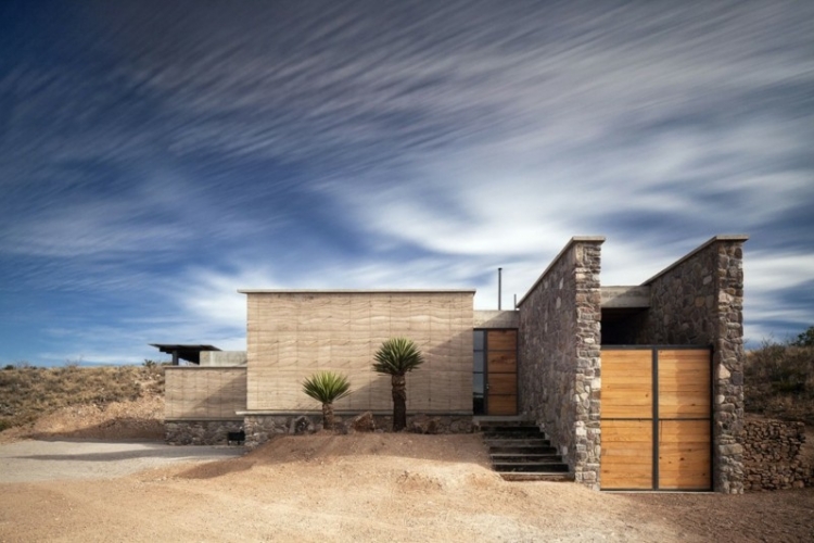 extérieur maison écologique pisé pierre naturelle bois béton