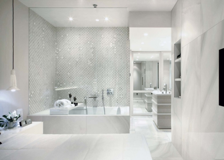faience-salle-bains-alabastri-mosaique-blanche-baignoire-douche-moderne-suspension