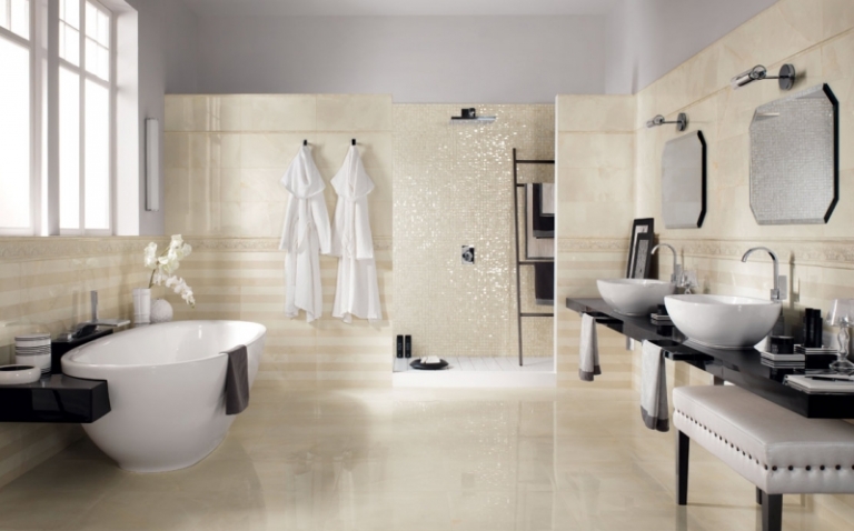faience-salle-bains-onice-beige-clair-mosaique-miroir-douche-italienne-sanitaire-blanc