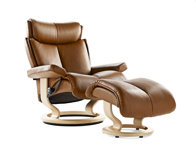 fauteuil-Stressless Magic cuir marron piètement bois clair