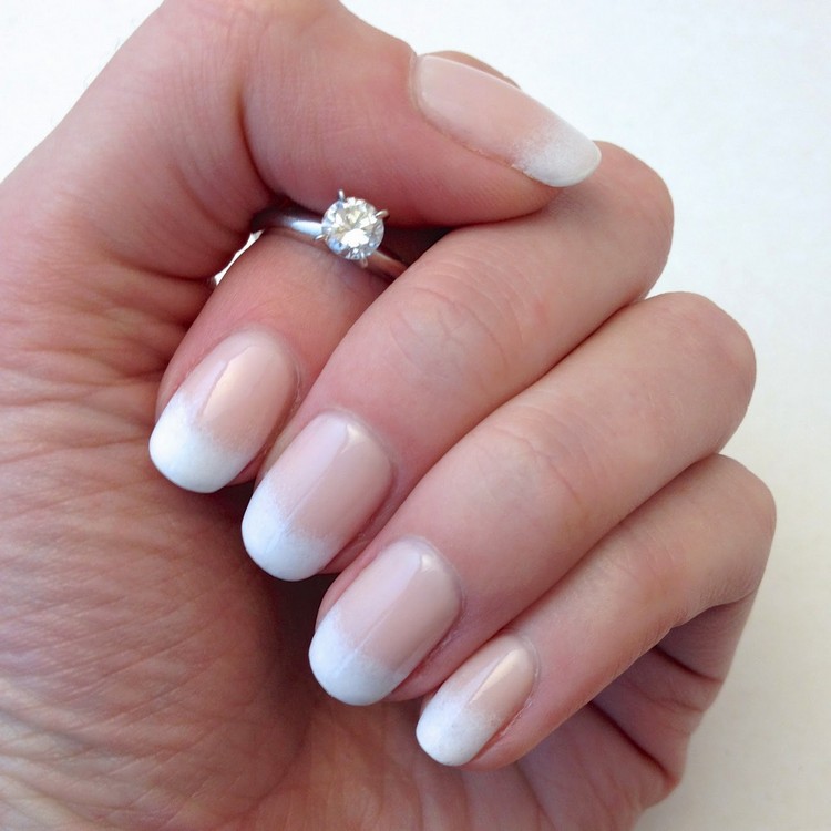 french manucure gel -degrade-vernis-ongles-blanc-nude
