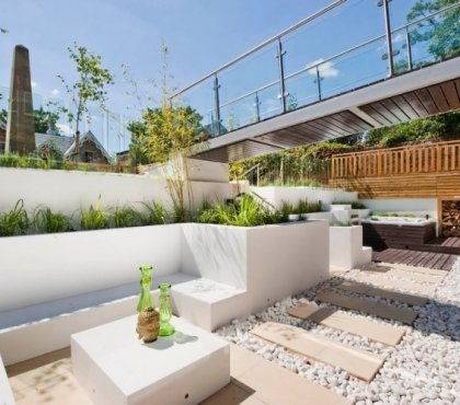 galet-decoratif-blanc-pas-japonais-terrasse-bois-coin-detente