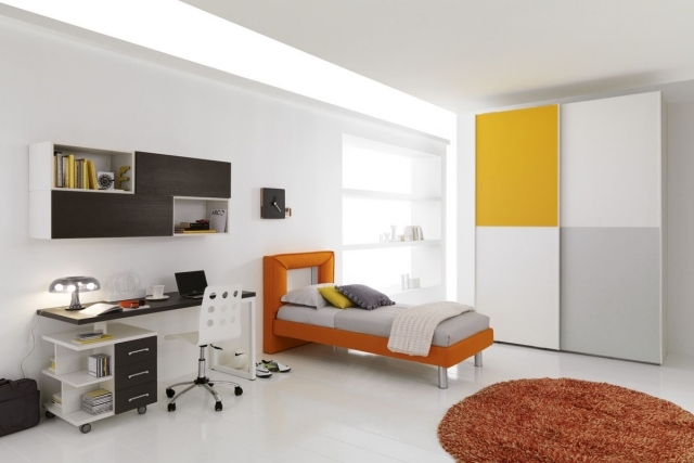 idee-mobilier-chambre-enfant-armoire-rangement-etageres-rangement-tapis-rond-bureau-chaise