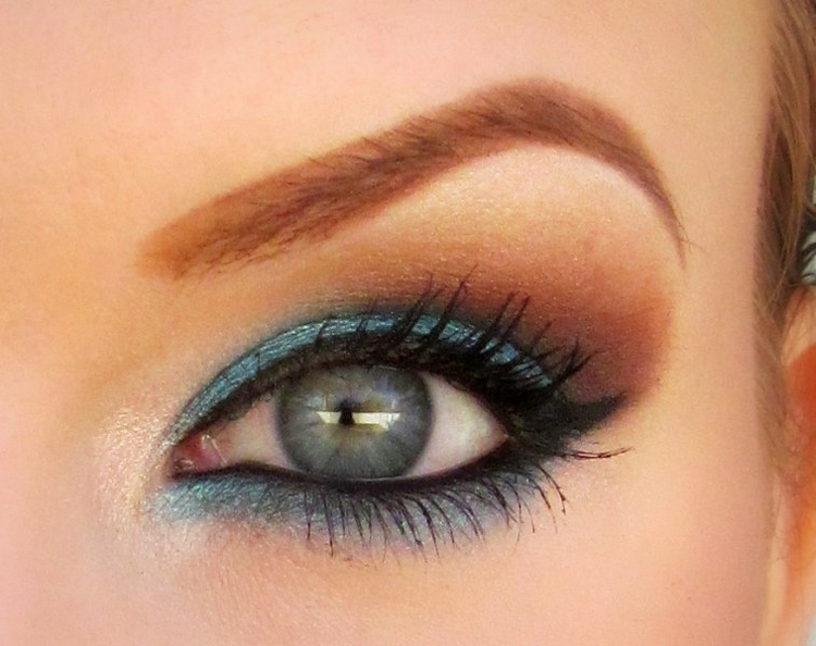 idees-maquillage-ete-turquoise-brillant-or-mascara idées maquillage
