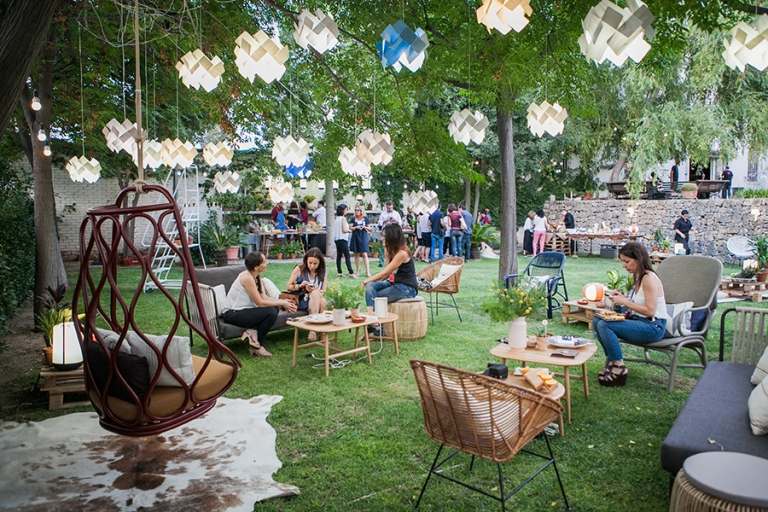 idées-déco-garden-party-adulte-éclairage-lampes-papier