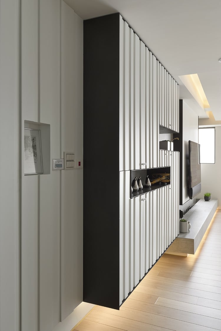interieur-minimaliste-asiatique-mur-revêtement-3d-niche-murale intérieur minimaliste 