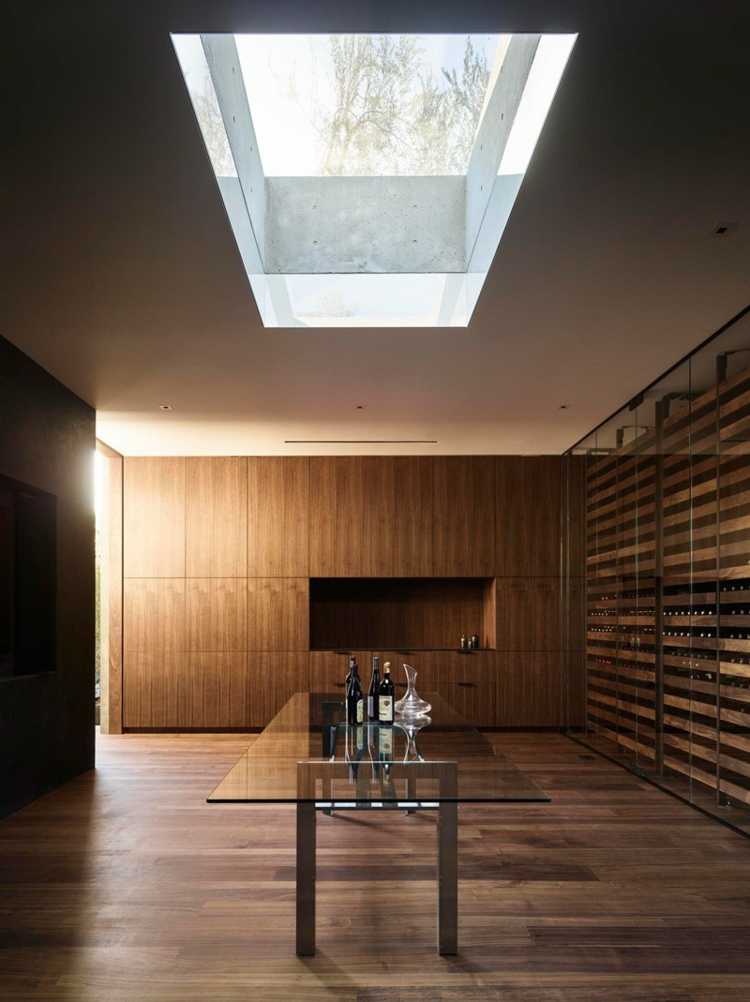 maison-verre-béton-cave-vin-table-rectangulaire-verre-fenêtre-toit2